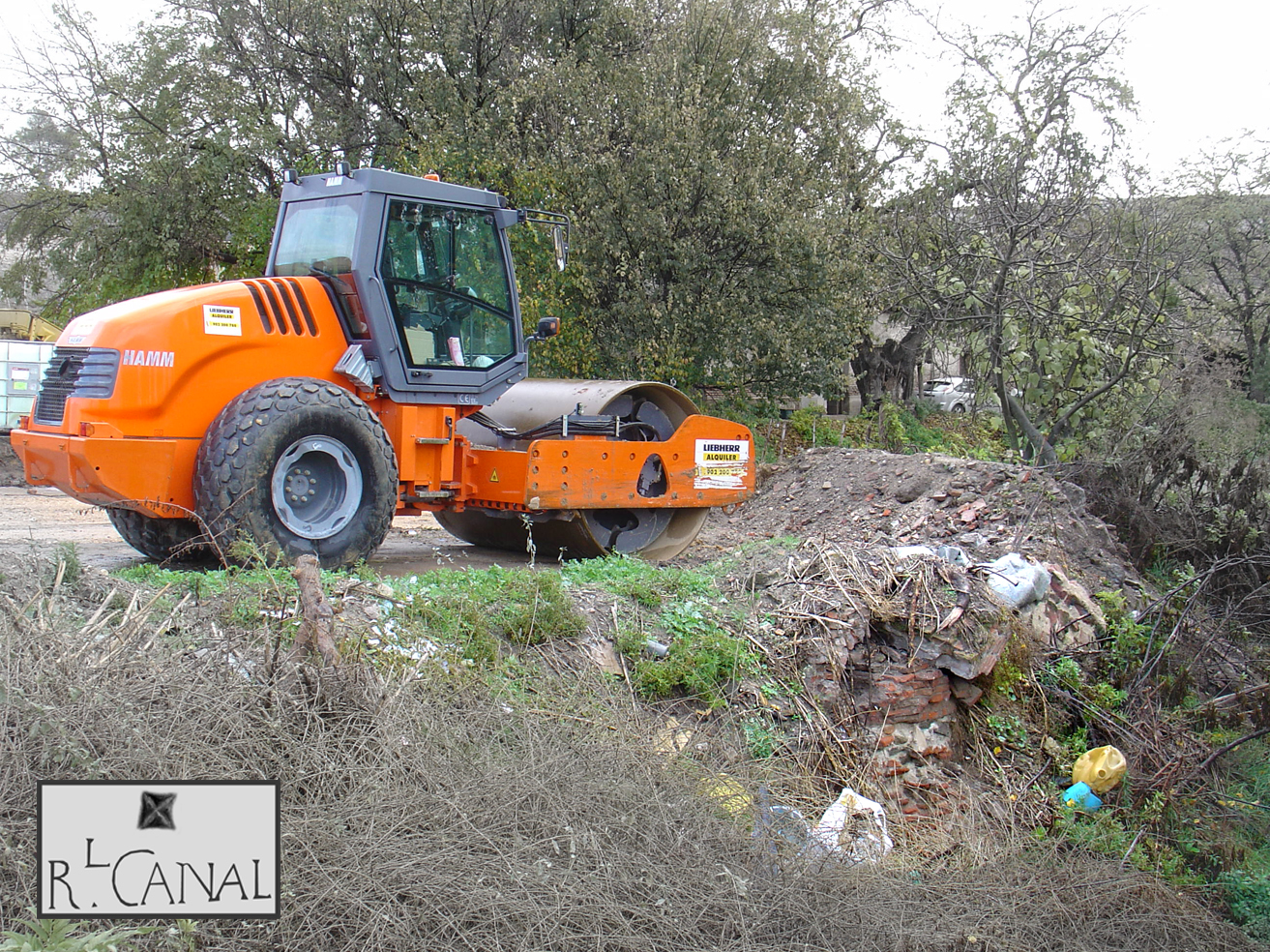 Restos destruidos del desagüe del molino de la Cuarta Esclusa